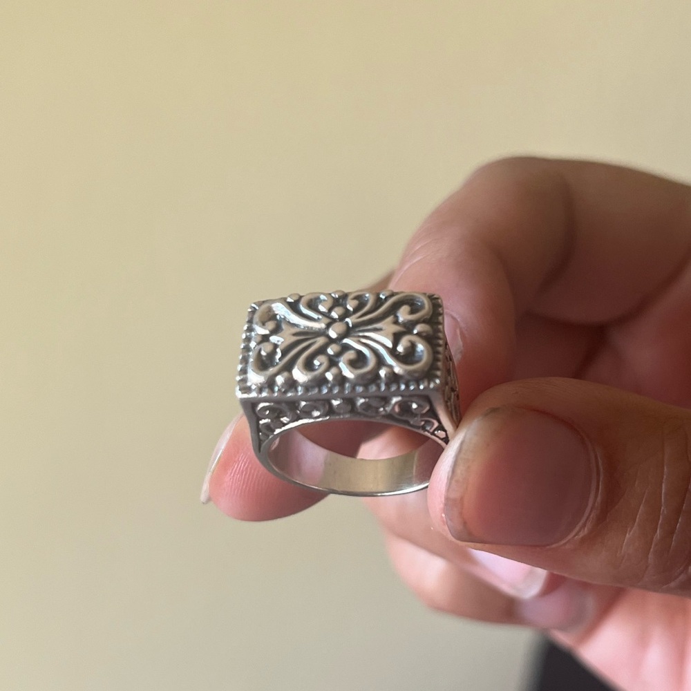 Sterling silver 925 dome ring. Size 8